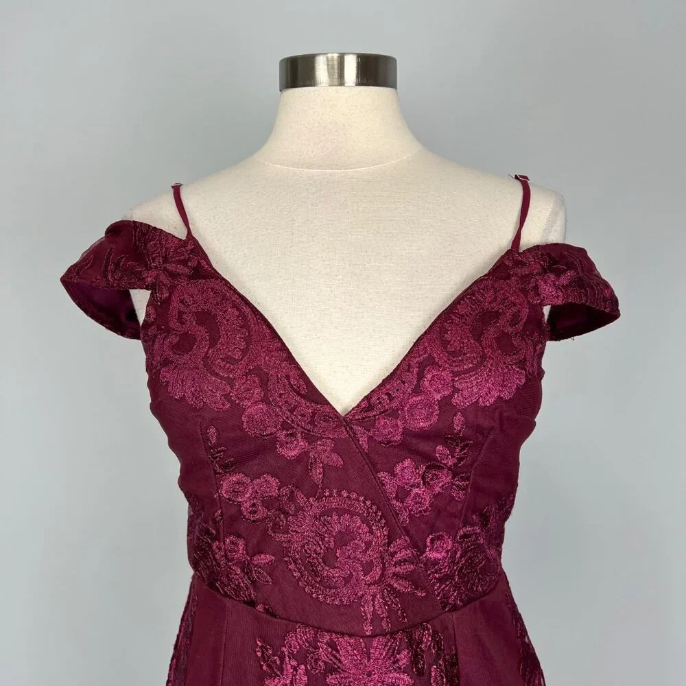 Off-Shoulder Burgundy Lace Maxi Dress - Picture 6 of 16